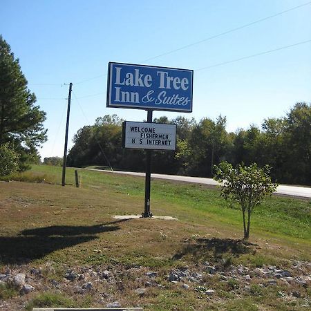 Lake Tree Inn & Suites Marion Extérieur photo