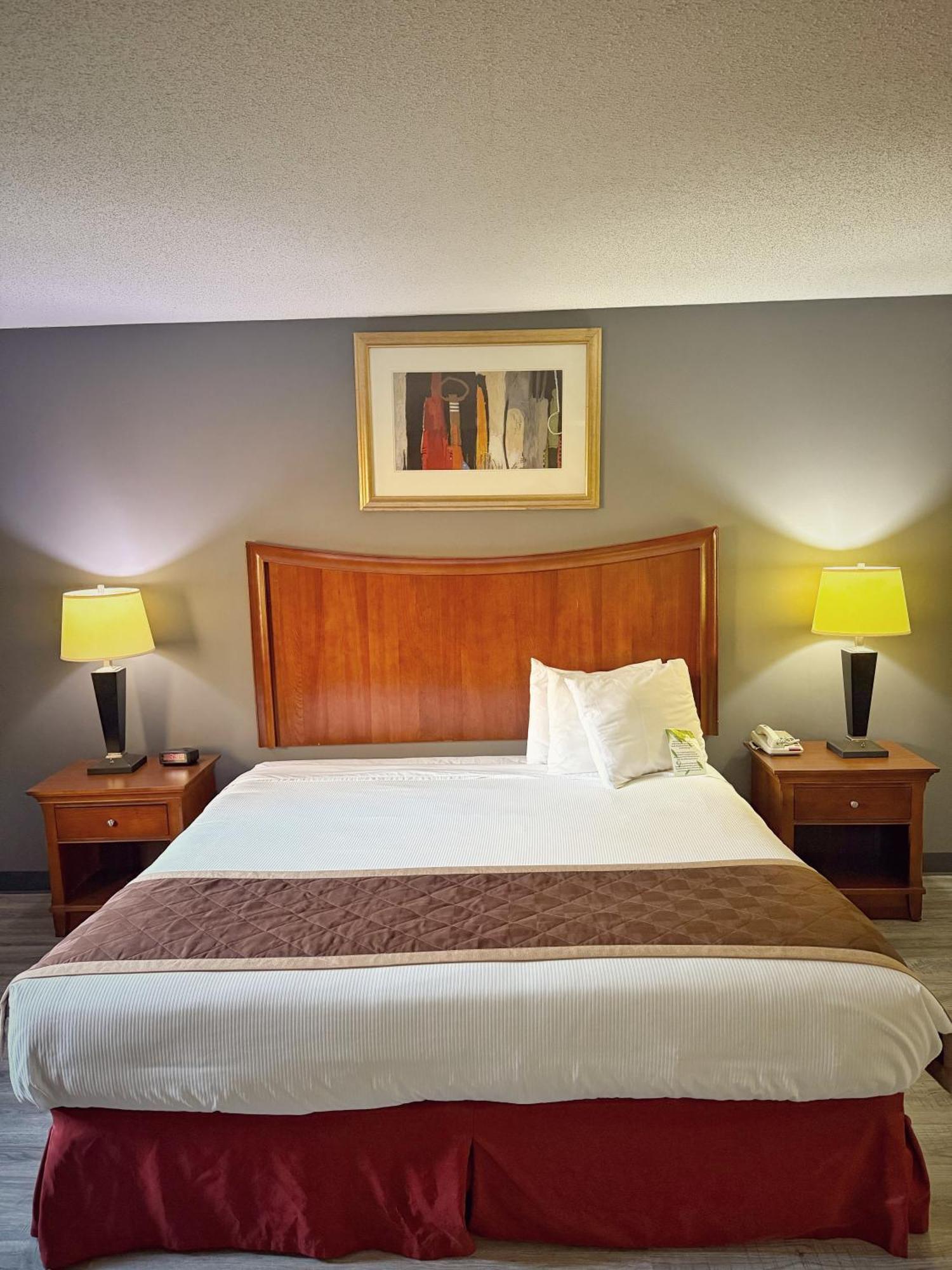Lake Tree Inn & Suites Marion Extérieur photo