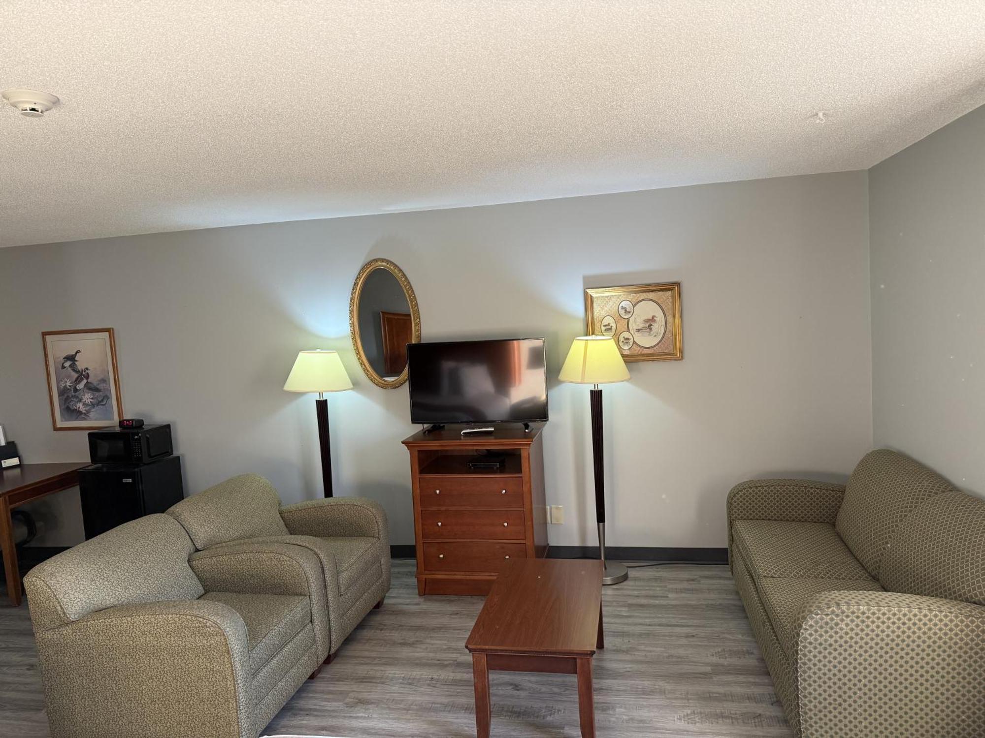 Lake Tree Inn & Suites Marion Extérieur photo