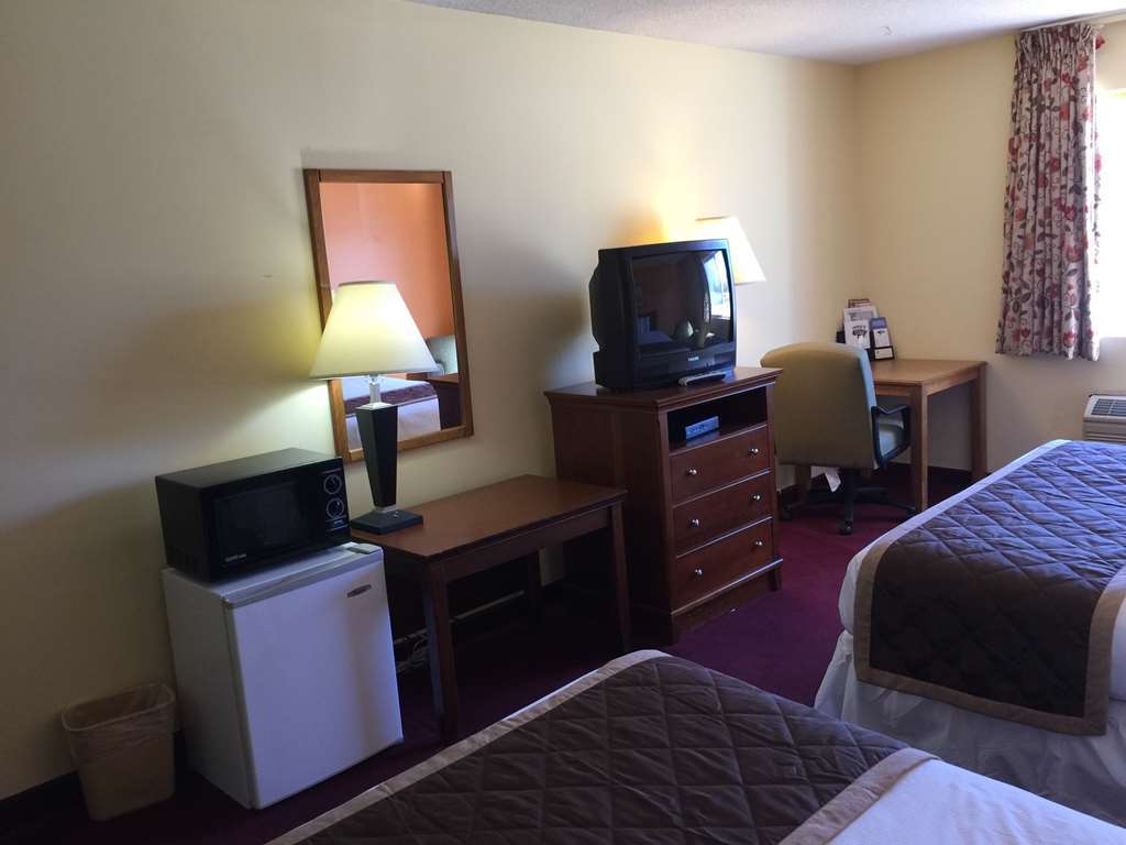 Lake Tree Inn & Suites Marion Chambre photo