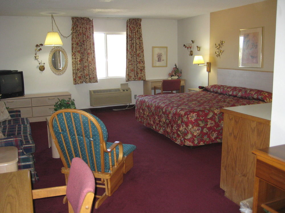 Lake Tree Inn & Suites Marion Extérieur photo